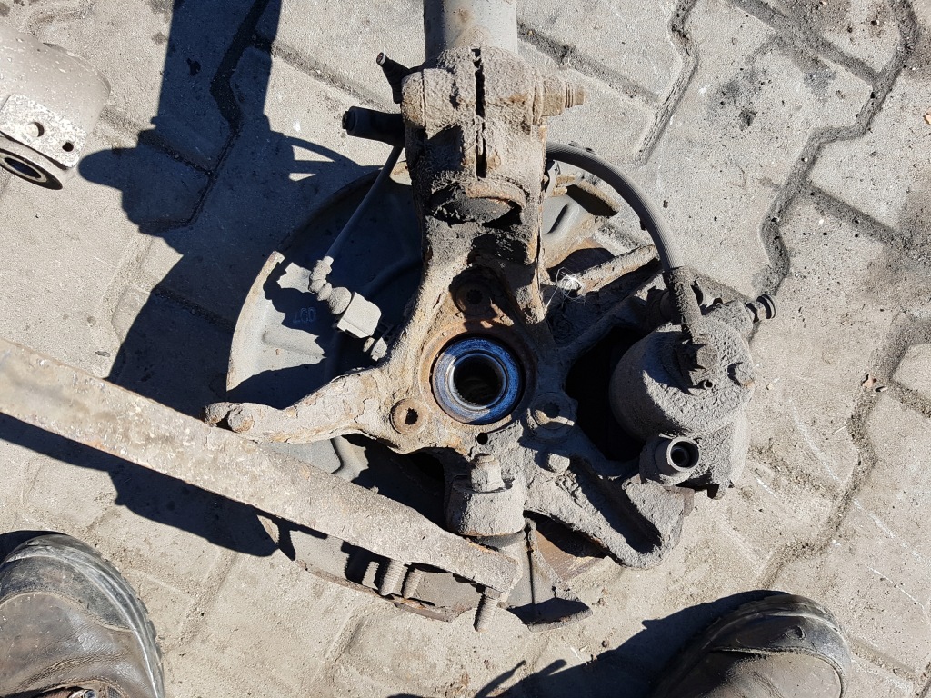 Audi a3 8p рестайлинг  1.9 tdi амортизатор поворотный кулак левая в Украине