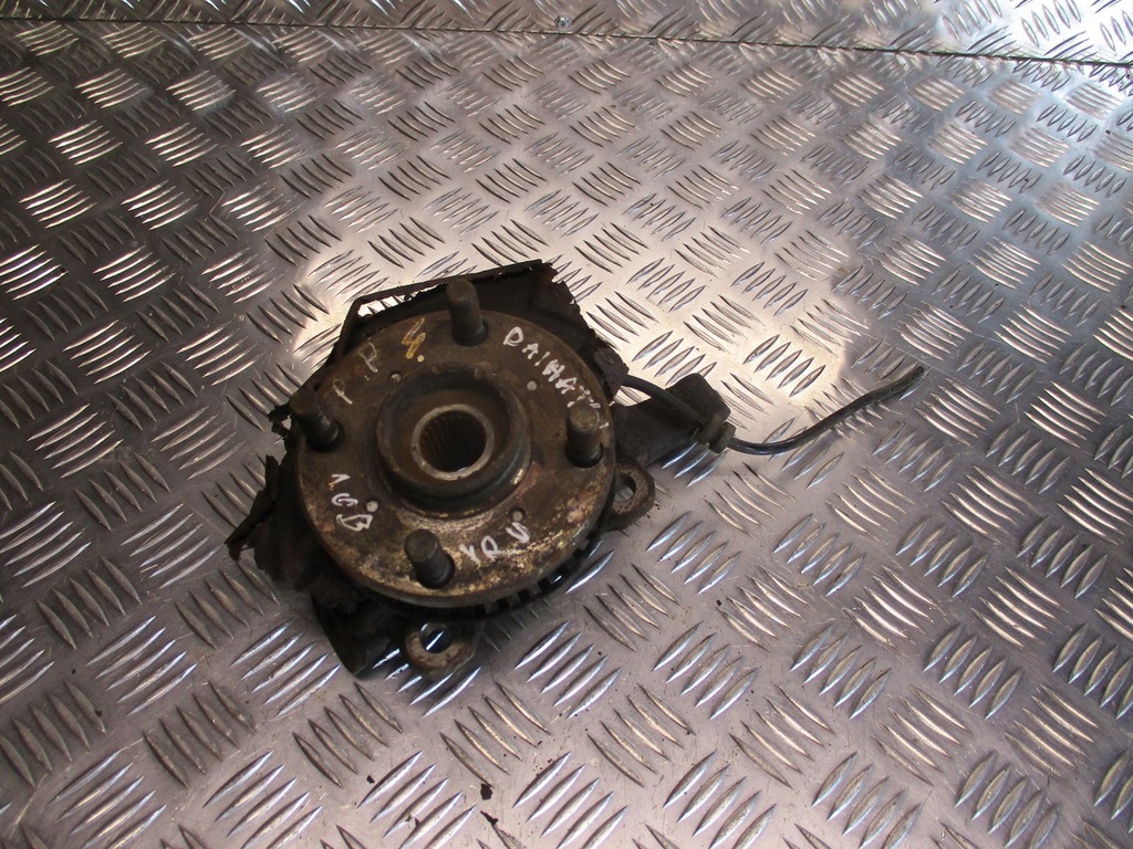 фото №1, Поворотный кулак правый перед daihatsu yrv 1.0