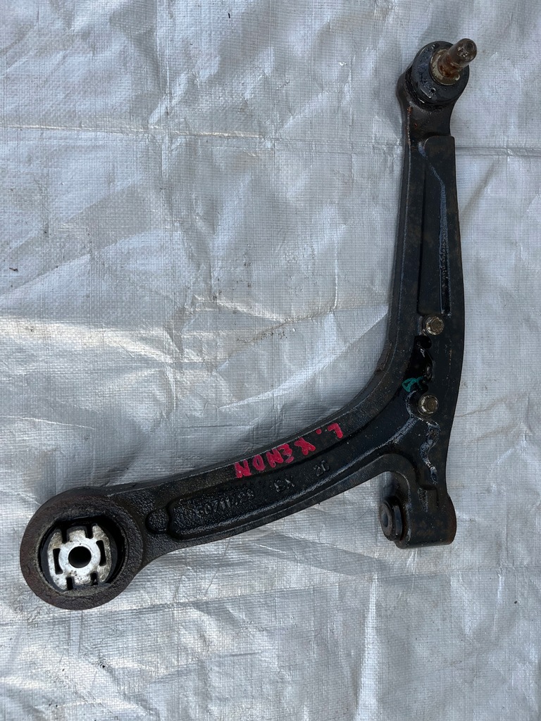 фото №1, Fiat 500 рычаг левый ксенон