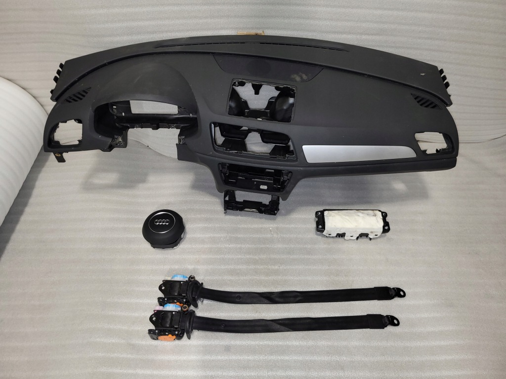 фото №1, Подушка безпеки audi q3 8u панель приладів приладова консоль подушки безпеки ремені комплект оригінал