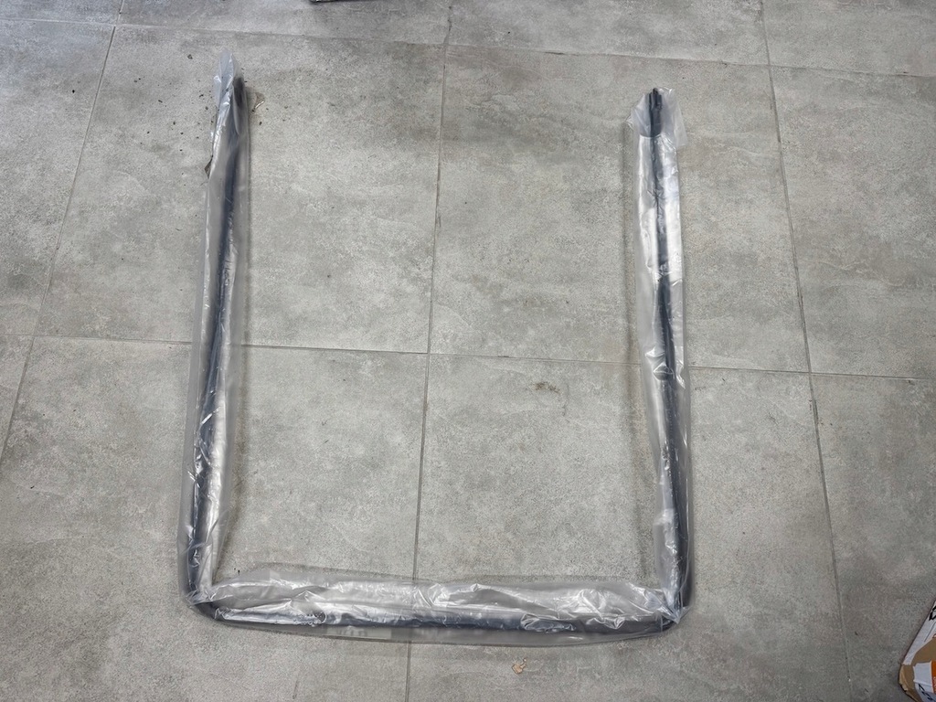 фото №1, Mercedes-benz g-klasa 463 рамка стекло дверь задняя a4637300030 оригинал