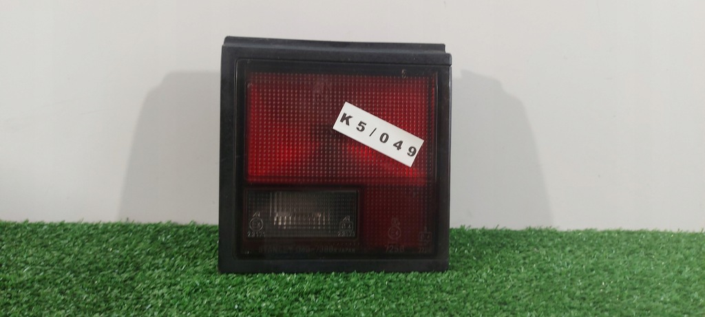 фото №1, Honda accord 84-89 rok права лампа w кришка задня