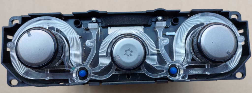 фото №1, Mitsubishi grandis панель кондиционера обдув