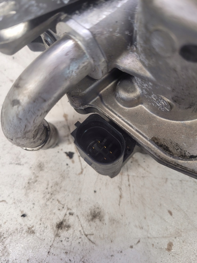 Клапан egr радиатор audi a4 a5 2.0 tdi 04l131501s в Украине