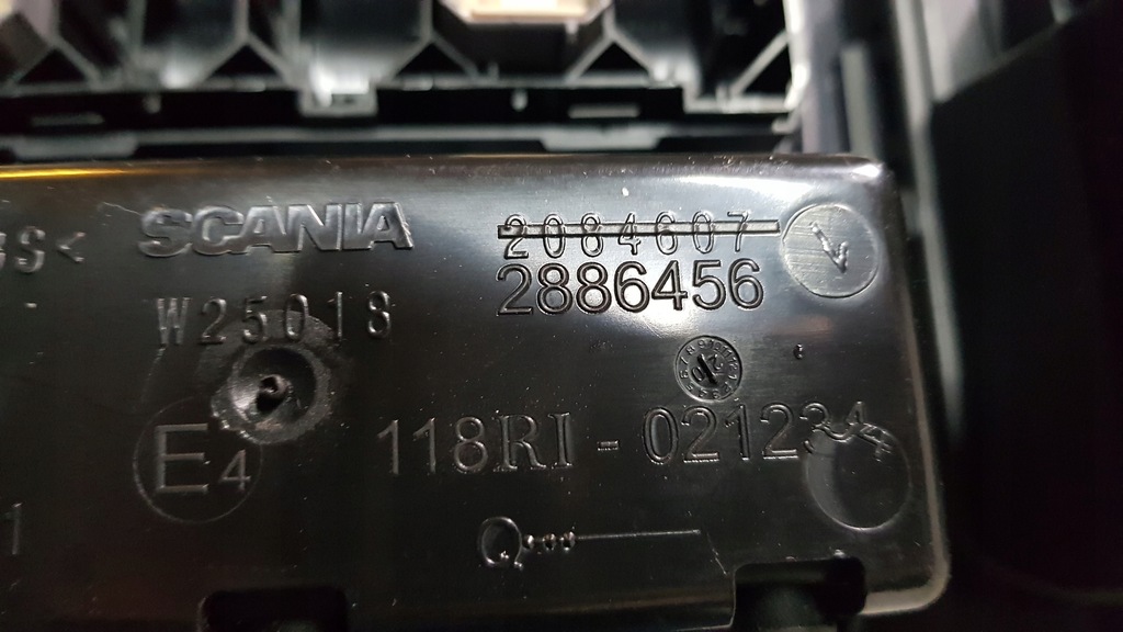 фото №2, Полиця бардачок консоль scania s r cp 2886456