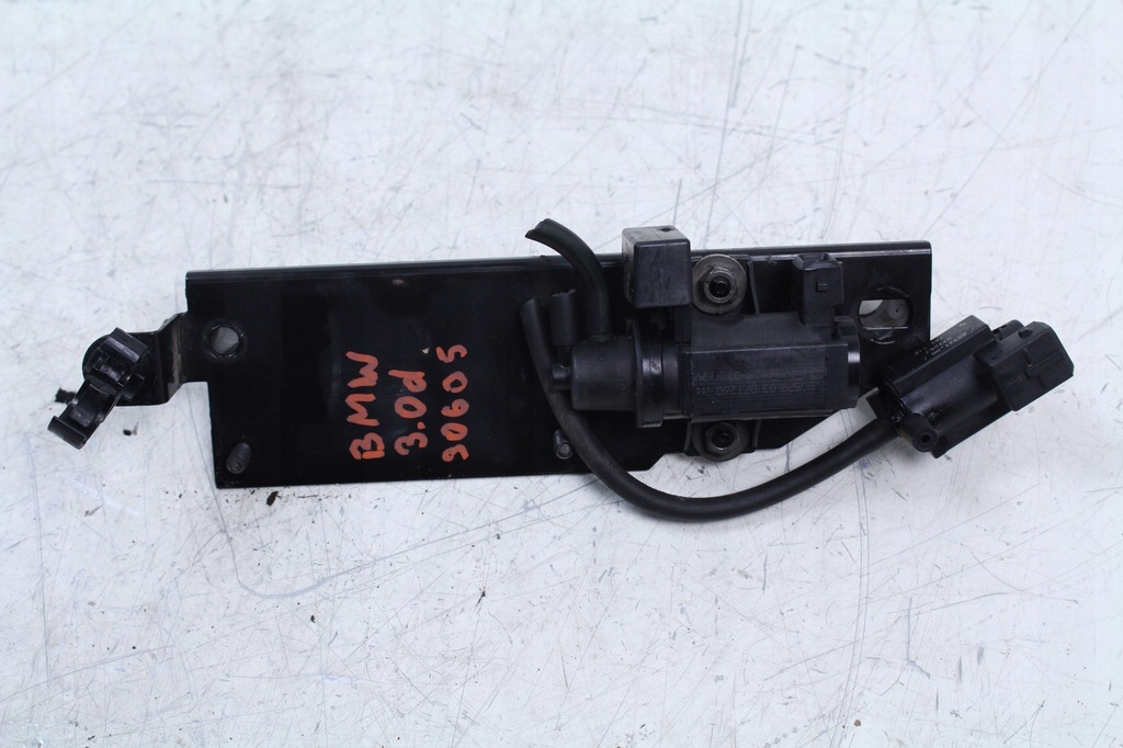 фото №1, Клапан вакуумa bmw 306d5 3.0d