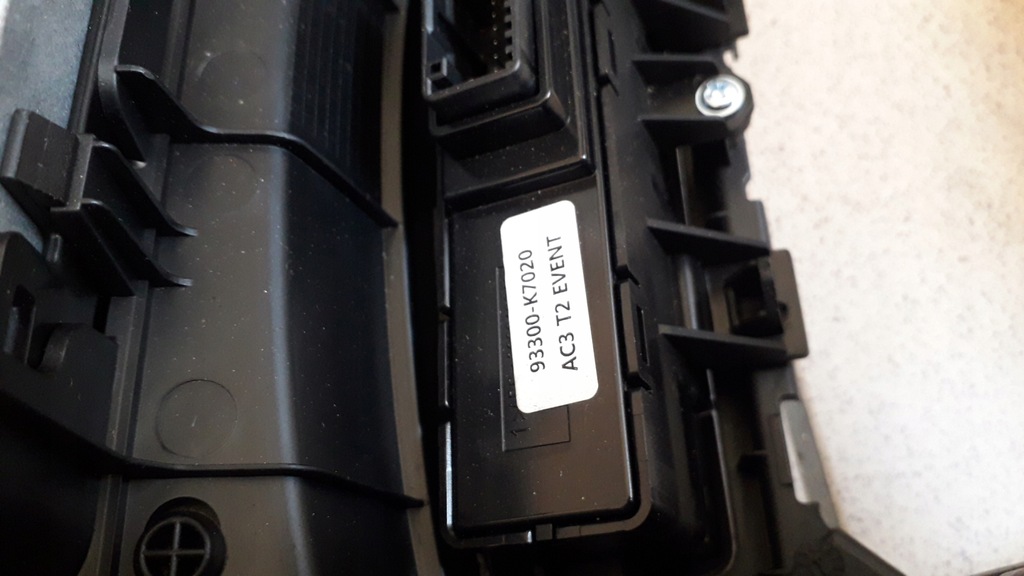 фото №12, Hyundai i10 iii 2020 n-line панель рамка выборщик туннель среднего