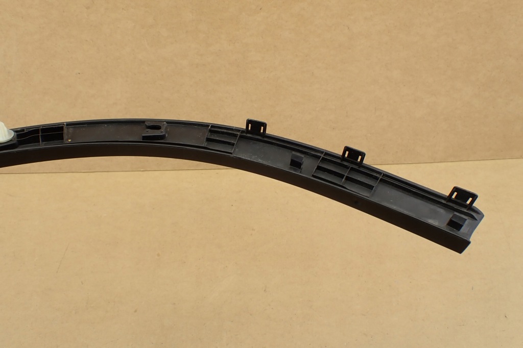 Suzuki vitara iii 3 2015- молдинг крыла правая задний  задняя 7725154p0 rh оригинальный номер Оригинал