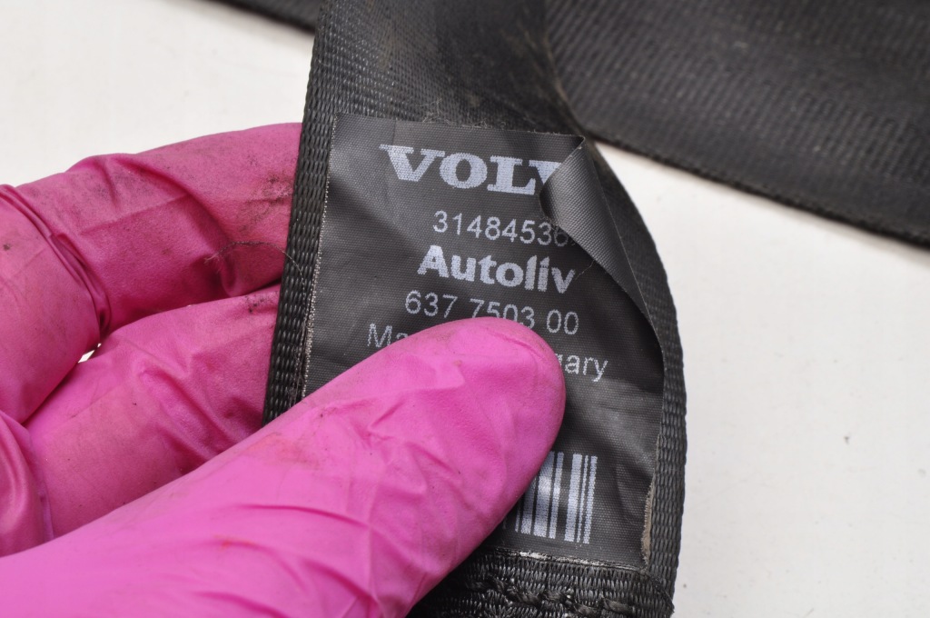 Купить Volvo v40 2 ремень безопасности правый  перед передний 31484536