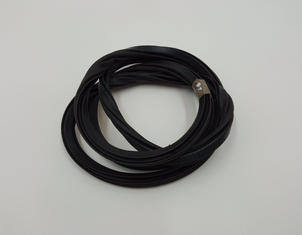 фото №1, Прокладка двері права задня volvo xc90 ii 2.0 t6