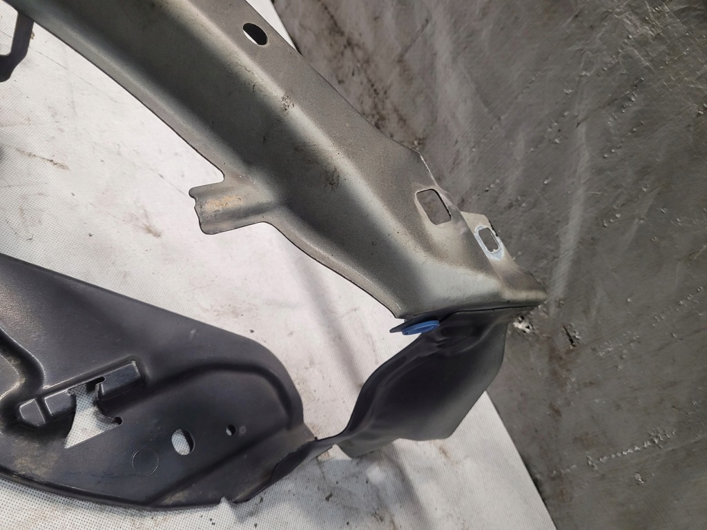 фото №8, Pas передній верхній підсилювач volvo v50