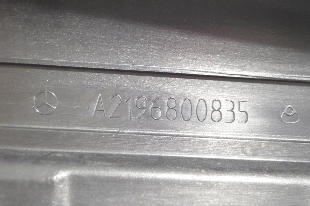 фото №10, Захист поріг накладка молдинг права задня mercedes w219 cls amg 2196800835