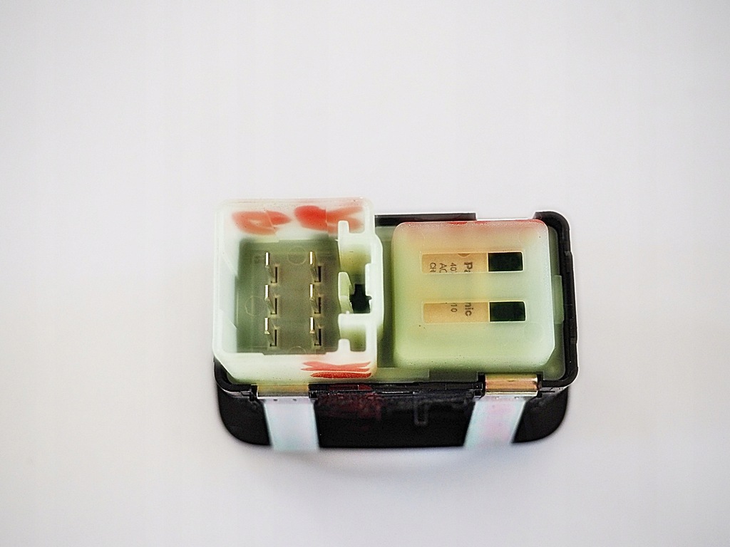 фото №8, Grand cherokee 4 wk2 кнопка окон задняя 68085690ab