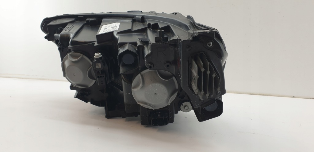 Лампа перед передня права renault kangoo iii 3 2021-2024 260100108r в Україні