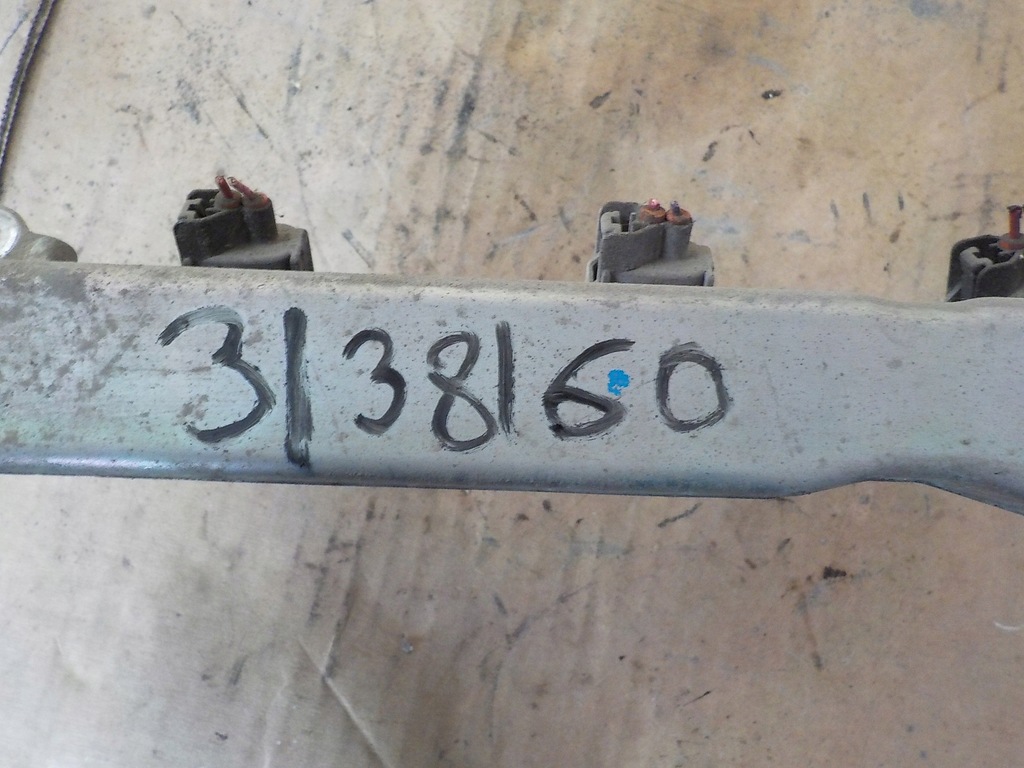 фото №8, Toyota auris 1.3b молдинг впрыскная 0280158213