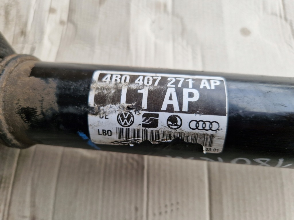 Привідний вал ліва перед audi a6 c5 2.5 tdi 180km 4b0407271ap Недорого