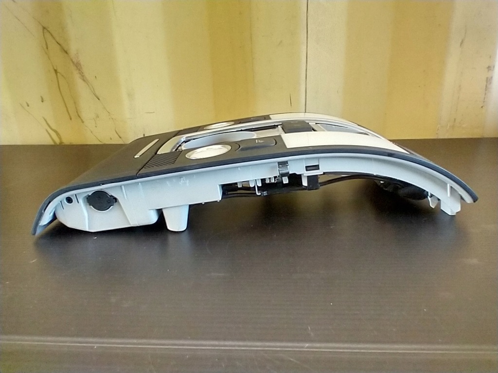 фото №8, Audi q7 4l i лампа потолочный освещение кабины 4l0947135f 4f0951177