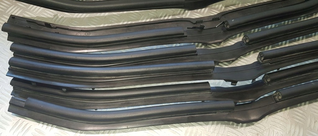 фото №6, Bmw 5 e60 e61 молдинг бампера перед передня гумовий елемент прокладка капот 7063835