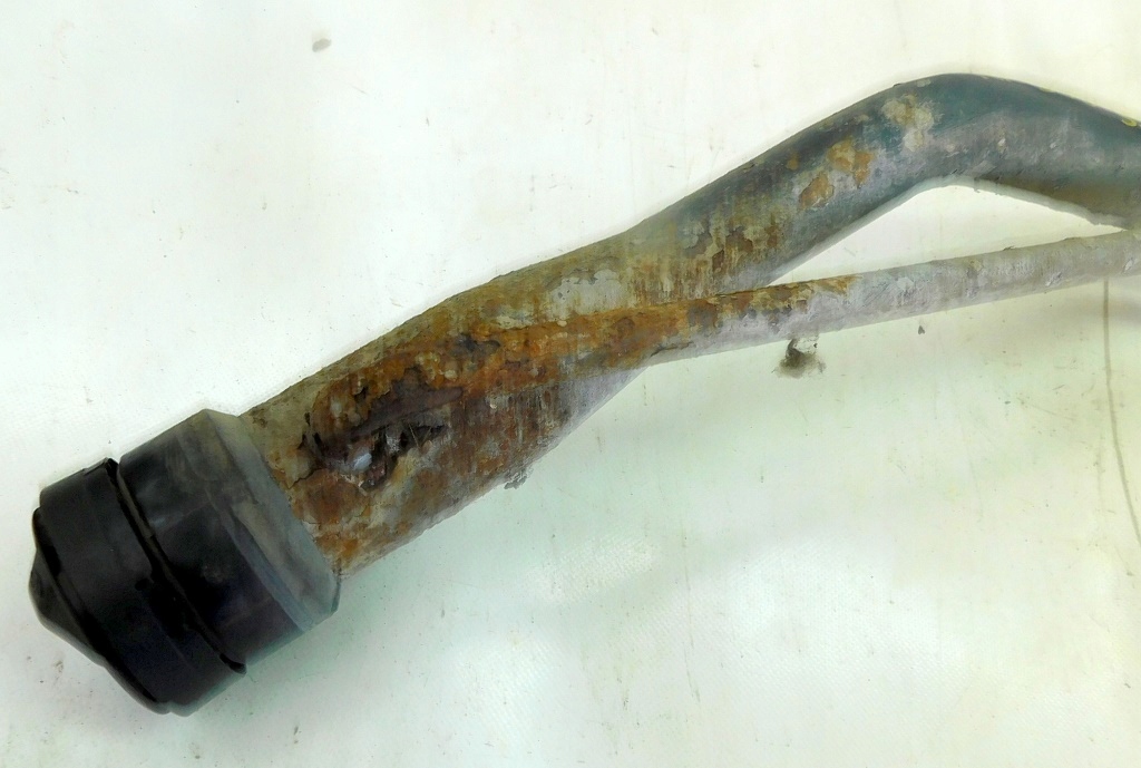 фото №6, Lexus rx 300 2001r 97-03 4x4 труба заливної пального