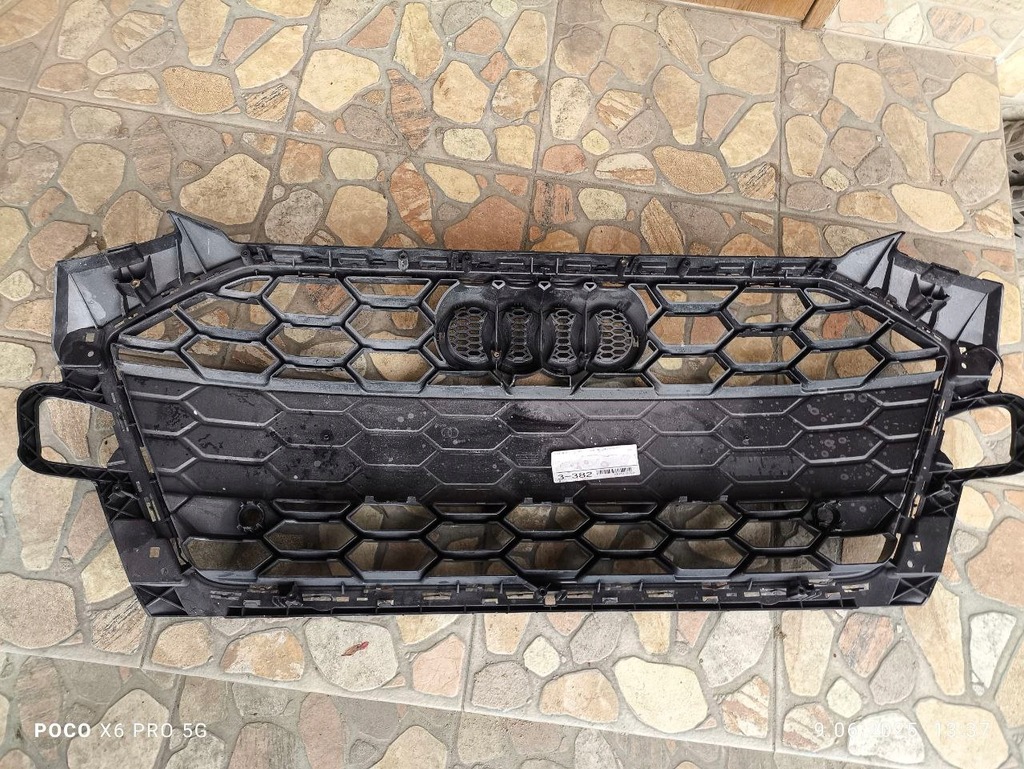 фото №15, Audi a4 s4 b9 lift s-line накладка решётка радиатора решётка радиатора 8w0853651 , plaster соты