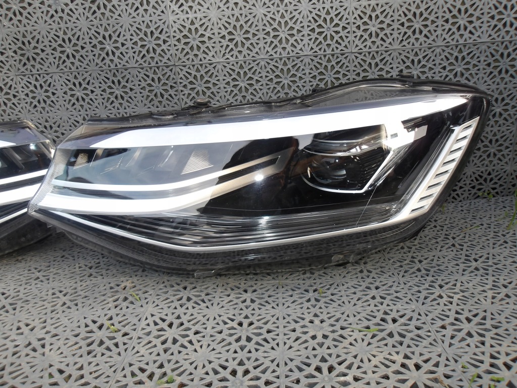 Фара передняя правый  левая vw caddy full led комплект с Разборки