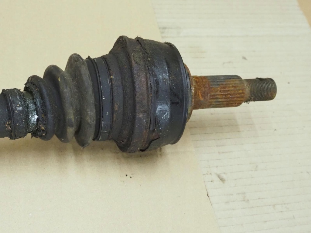 Купити Привідний вал задня права porsche boxster s 987 98733202424