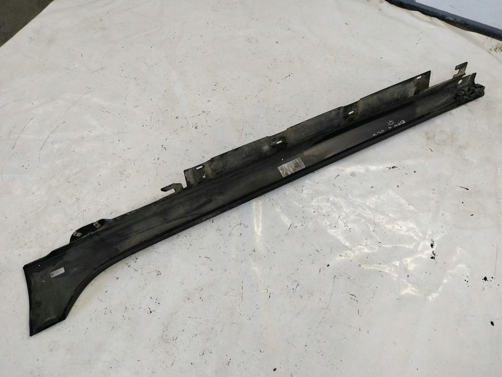 Накладка поріг права порога  bmw 2 218d 2.0d u06 23r 8739116 kod lak. 475 Київ
