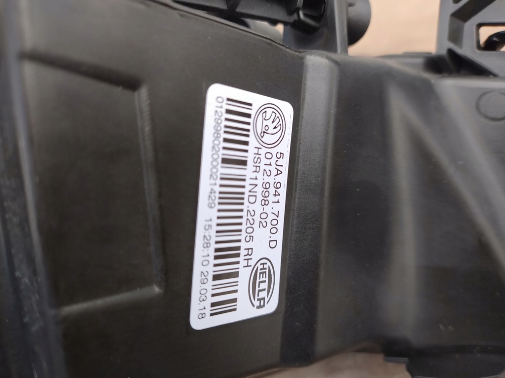 фото №3, Правый противотуманная фара nówka orygiał skoda rapid lift 17-21