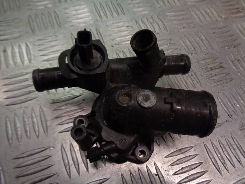 фото №1, Корпус термостата renault megane ii 2.0 dci 8200801571