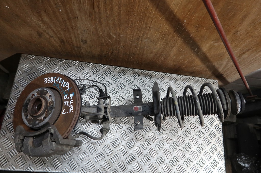 фото №1, Поворотный кулак правый перед clio v 0.9 tce