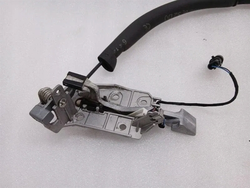 Замок дверь ferrari 488 f142m 85730800 замок дверь правая  правая - Недорого