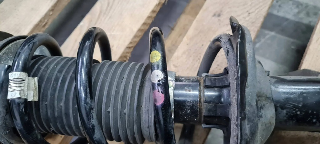 фото №8, S3 8y a3 амортизатор пружина левый правый перед 2.0 tfsi 5wa413031d