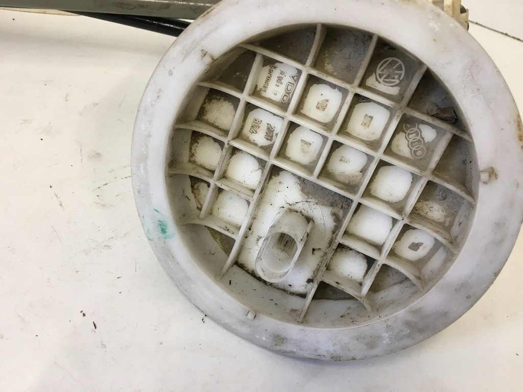 фото №13, Датчик рівня пального vw passat b5 4 motion 4x4 3b0201317c