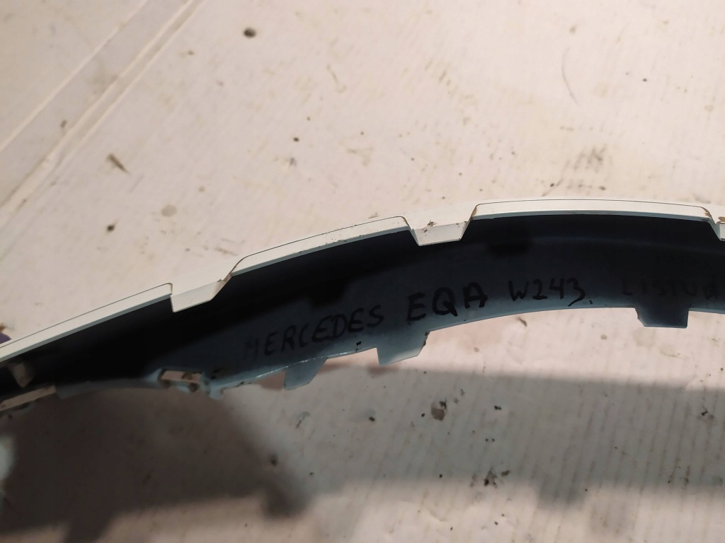 фото №13, Молдинг спойлер бампера перед mercedes eqa h243