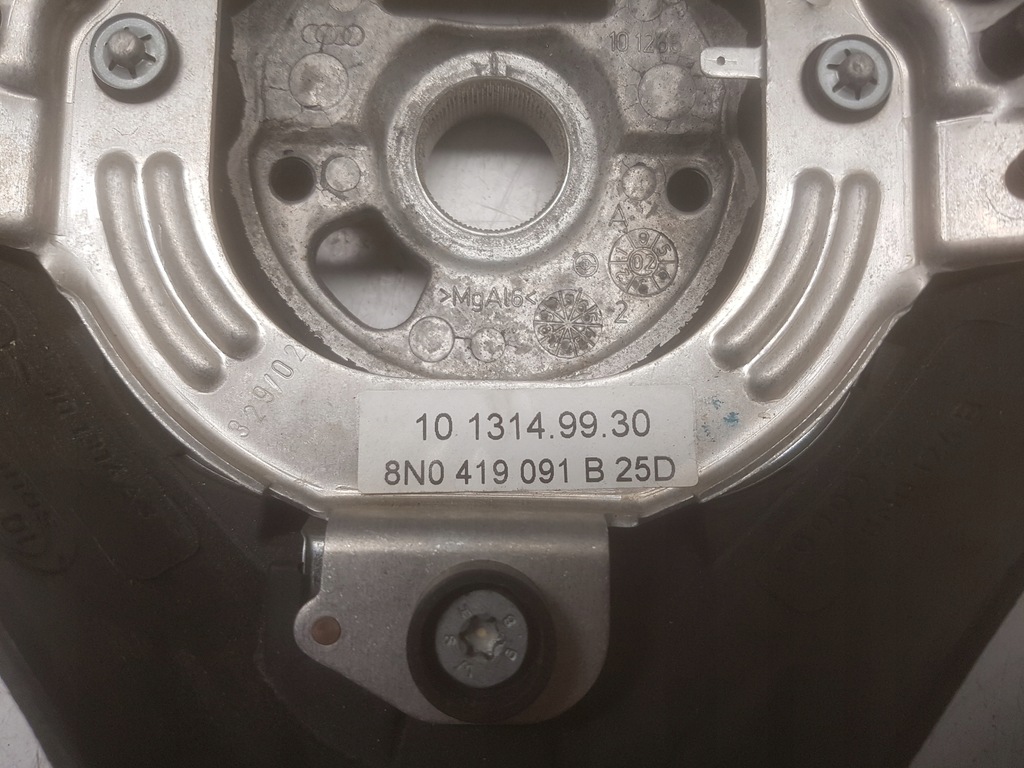 фото №6, Audi tt 8n 98-06r воздуховод кожаный