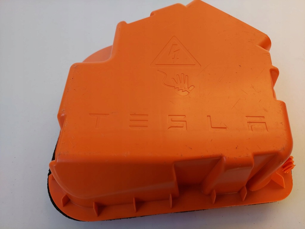 фото №2, Tesla model 3 внутрішня захист порт заряджання