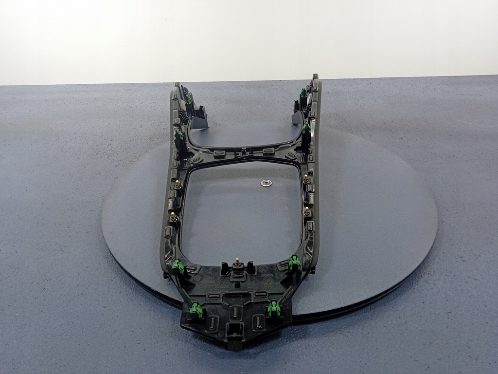 фото №8, Bmw 1 f40 f44 рамка домкрата dekor тунель 5a563e1