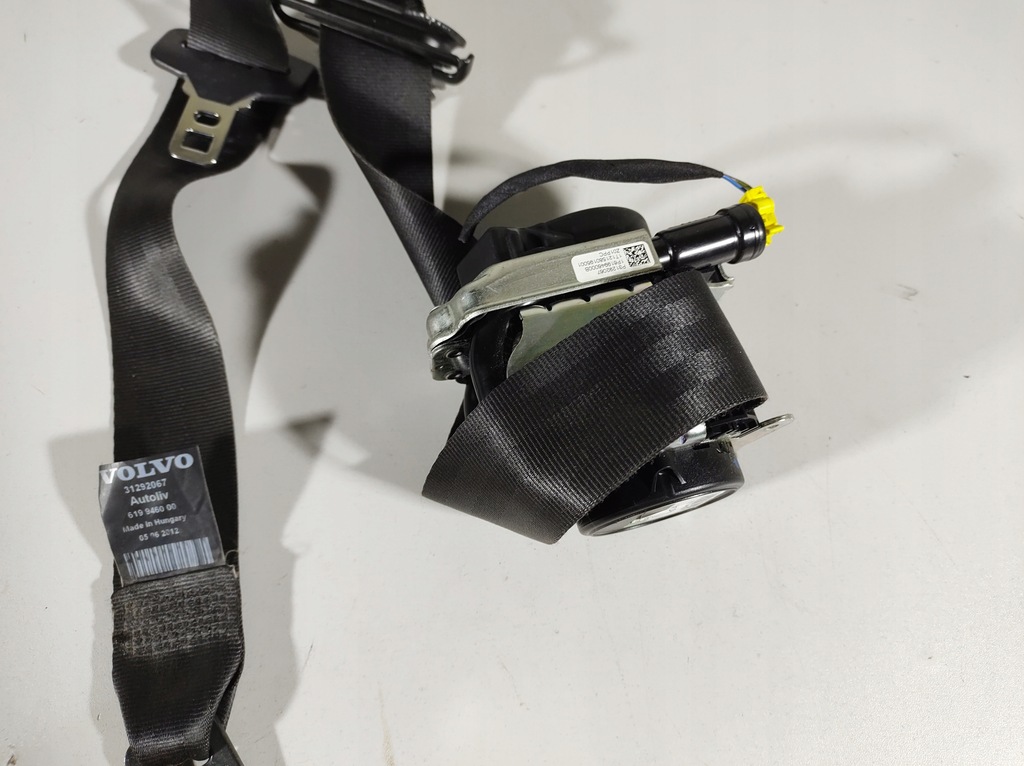фото №6, Volvo v40 12r- pas безопасности правый перед