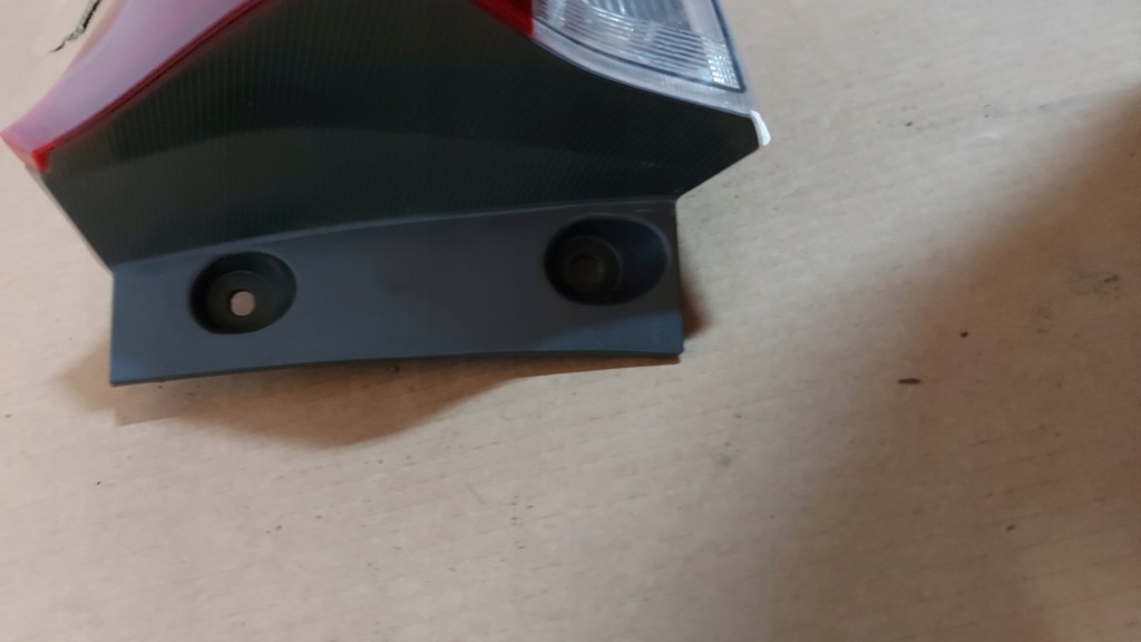 Фара правый задний  led toyota auris 2 15- hb в Украине