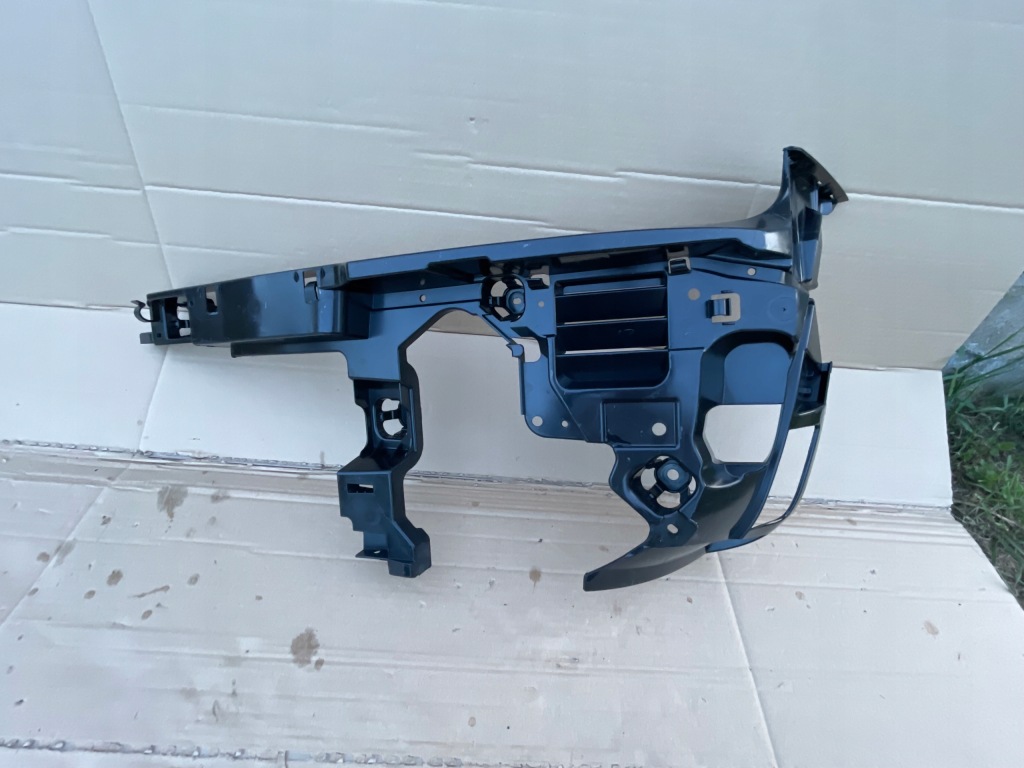 Купить Mini cooper clubman f54 правый направляющая бампера задний  задний