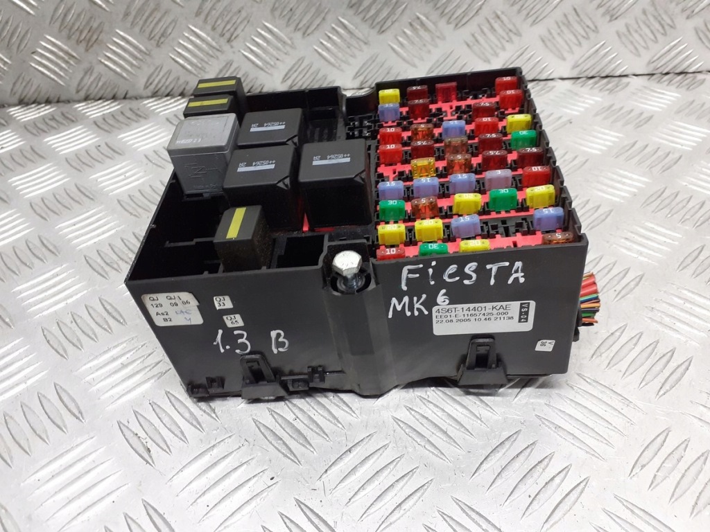 Коробка запобіжників fiesta mk6 4s6t-14401-kae Зі Шроту