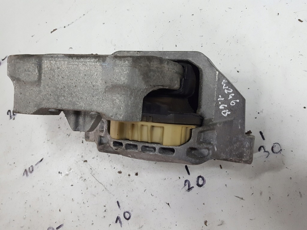 фото №5, Mercedes b w246 1.6 b cgi кронштейн подушка двигуна