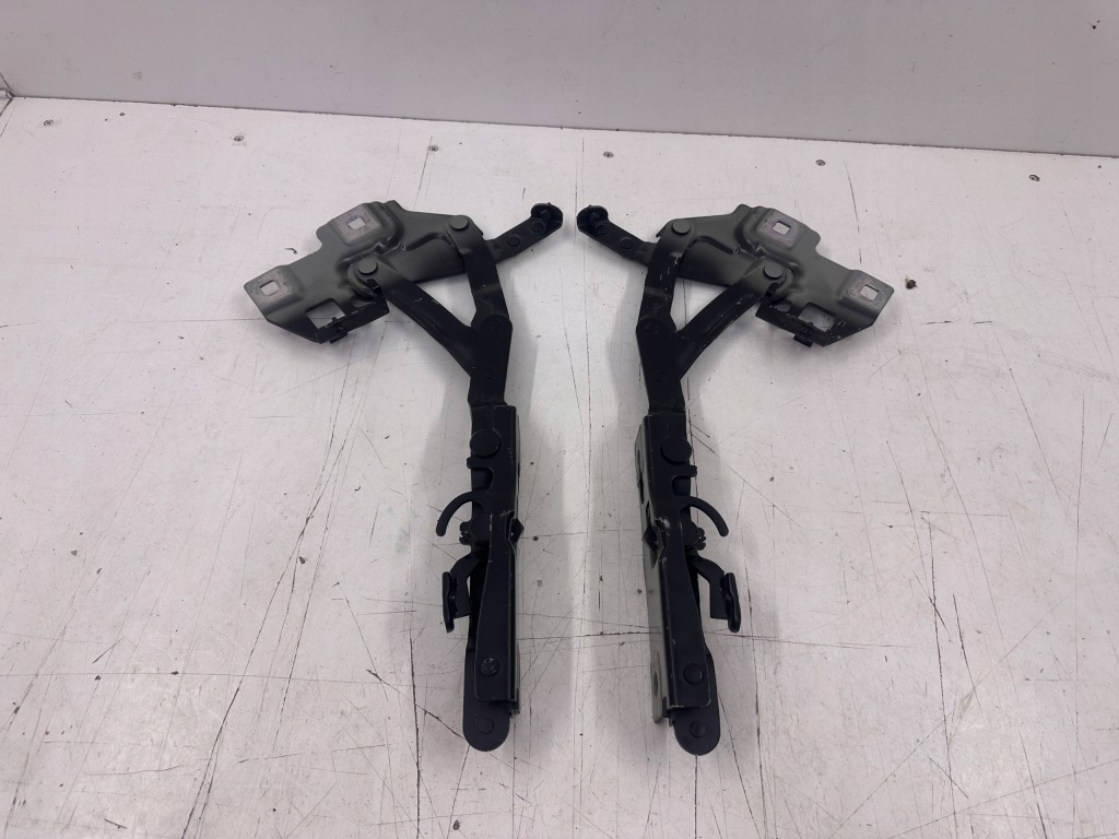 фото №3, Петля капот правый левый polestar 2 ii оригинал cena za комплект