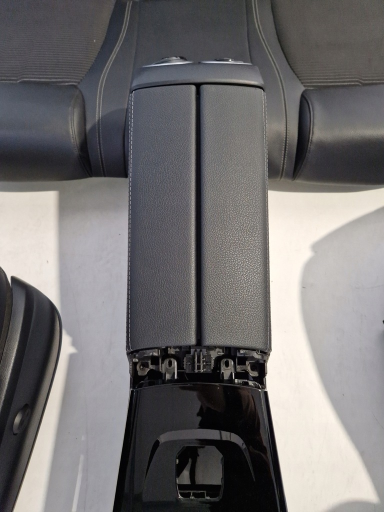 фото №8, Сиденья сиденье комплект сидений обшивки туннель пластики mercedes a-klasa w177 hb