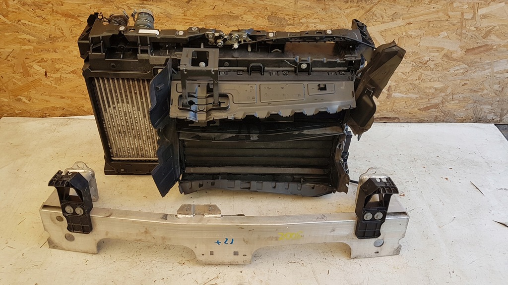 фото №1, Peugeot 2008 1.5 hdi pas перед радиатор kpl.