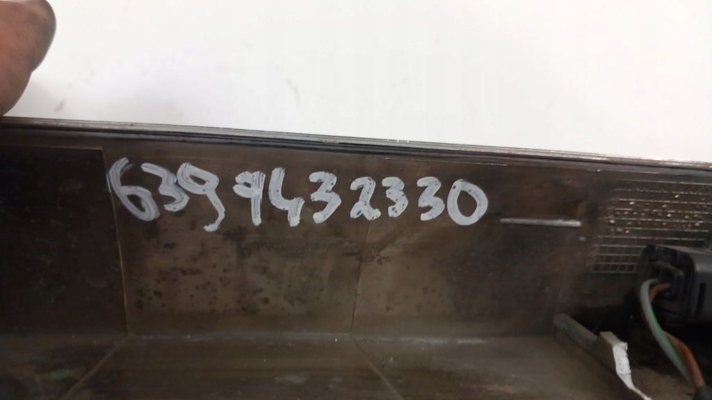 фото №10, Mercedes viano w639 van накладка крышки задняя хром a6399432330