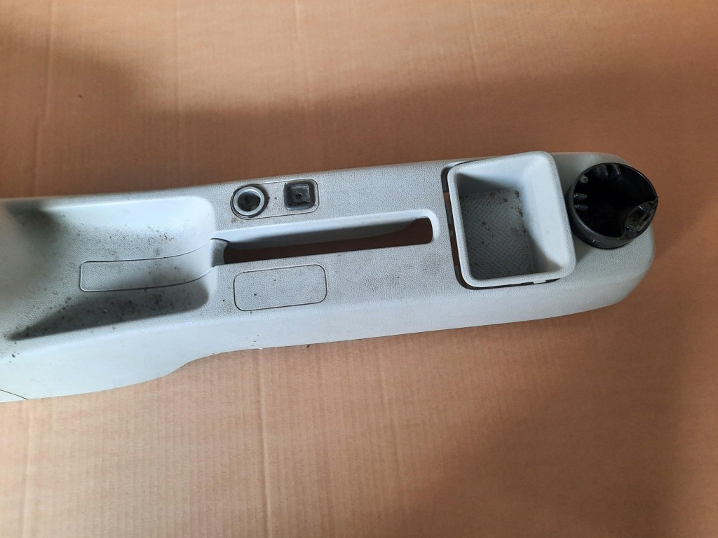 Туннель средний skoda roomster 2009 год Оригинал