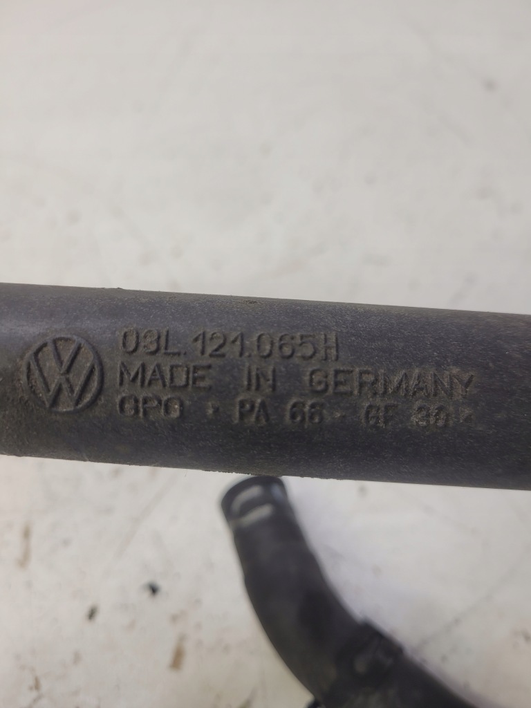 Труба шланг воды audi vw seat 2.0 tdi 03l121065h в Украине