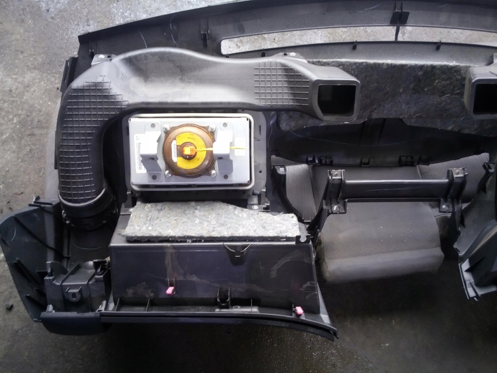 фото №8, Toyota yaris ii приборная панель приборная приборная панель