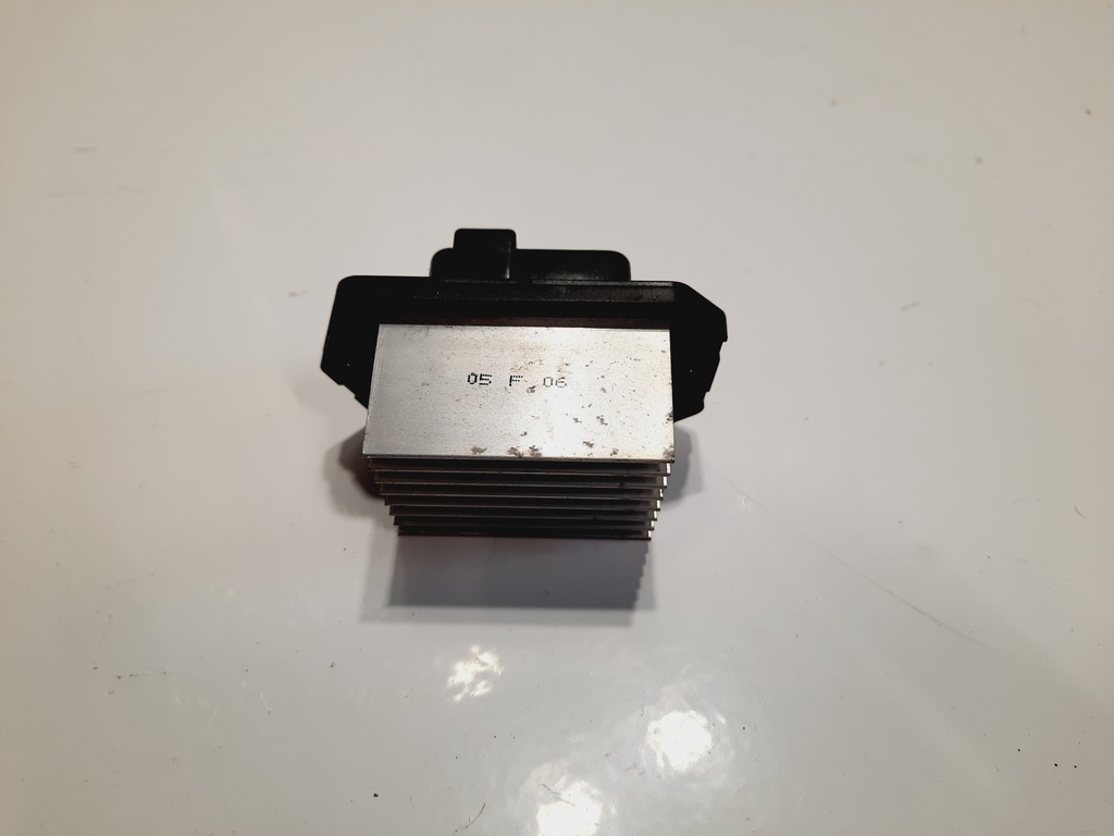 фото №1, Mitsubishi grandis резистор вентилятор 077800-0750